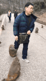 王者星座之说|“在按摩店偶遇大学同学,她装作不认识我,我要主动说话吗?”哈哈哈哈哈