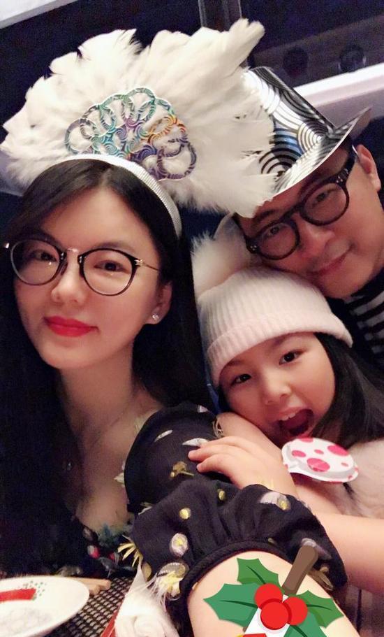 王岳伦|王岳伦秒删离婚动态后，李湘晒无名指戒指，12年婚姻该何去何从？