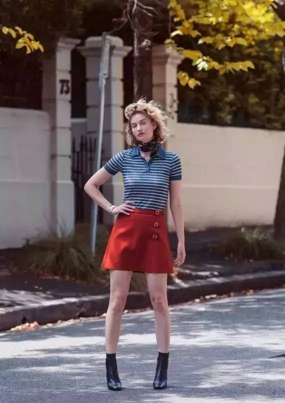 时尚风行派|郭晶晶骑行造型太经典！穿亮粉Polo衫不怕被衬黑，霍启刚穿国货更潮