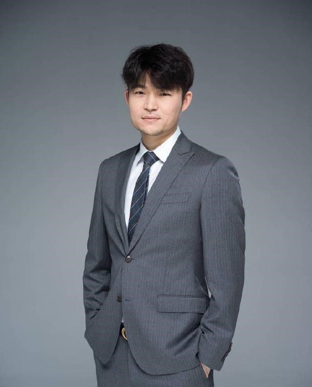 小翔很忙|QGhappy三大教练对比,同一套阵容不同结果,林教练到底强在哪儿