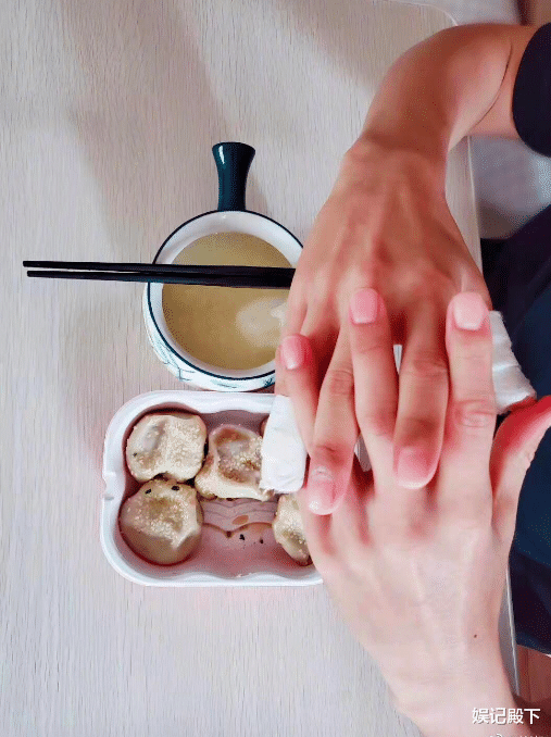 谢娜|被一张生活照给感动了,谢娜张杰的相处,才是圈内真正的夫妻吧!