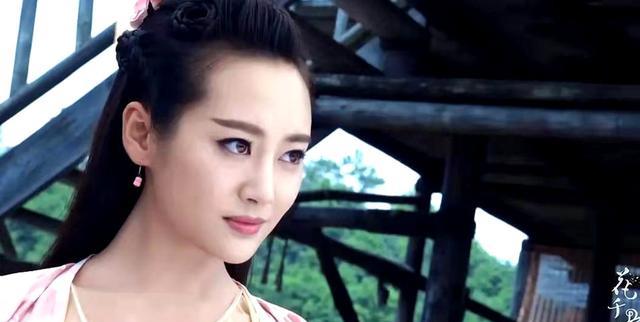 李纯|轩辕青锋母女看成了“姐妹”，是女儿太老气，还是娘太年轻