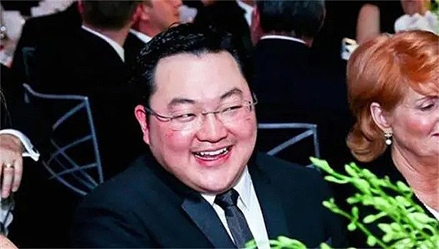 谢娜|花百亿泡遍世界女星,玩弄马来西亚国库,华裔富豪是如何做到的?