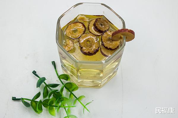 心脏|坚持喝山楂水，有什么好处？人人都可以喝吗？