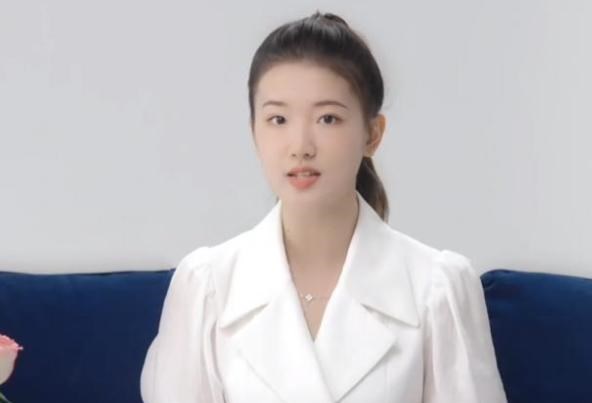 董明珠|董明珠力捧接班人，孟雨彤家庭身世被扒，真是越努力越幸运