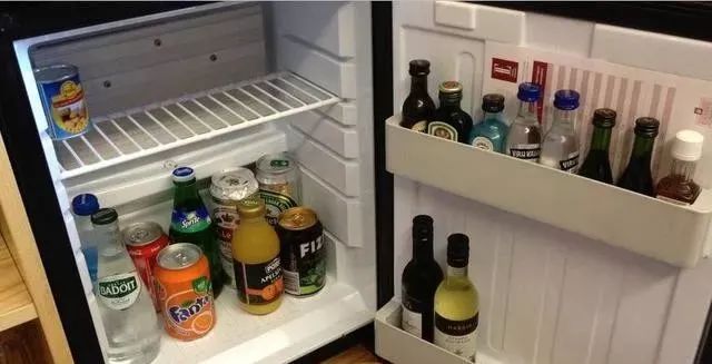 家里冰箱不要这样摆放，“上克父母，下害儿女”，一定要小心再小心