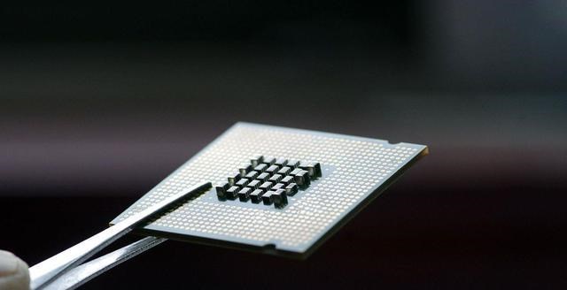 童书小窝|中科院博士公开发声,国产高端芯片已摆脱美国钳制,或即将量产?
