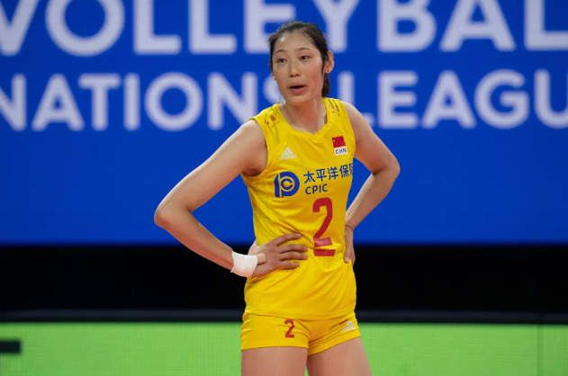 女排|25-14！中国女排打疯了，一度领先12分，最强阵容太无解