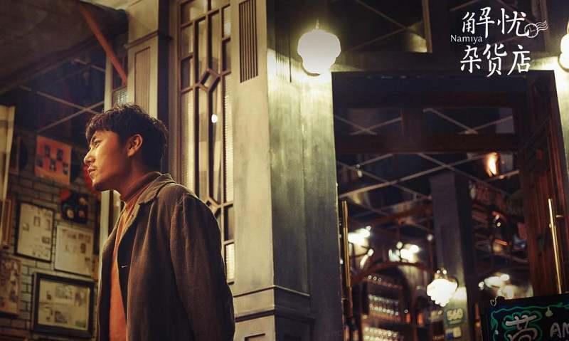 花木兰|《解忧杂货店》中，迪丽热巴的短发造型又酷又帅，故事温暖治愈