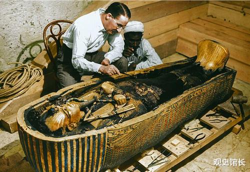 |图坦卡蒙墓出土2件奢华配饰，远超华夏文明，专家称不是地球之物