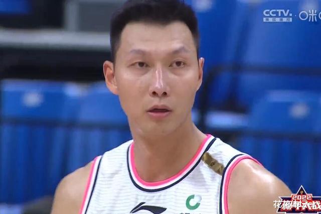 廣東男籃|高效！易建聯(lián)21分鐘16中11，廣東送CBA弱旅15連敗，榜尾隊又易主