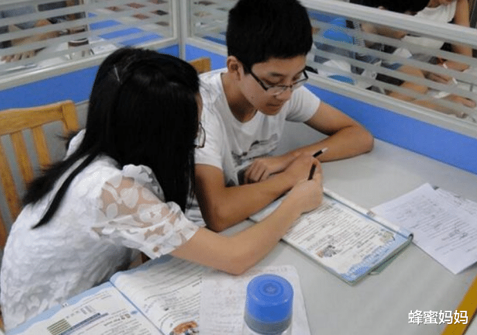 蜂蜜妈妈|“我有钱，不上辅导班，给孩子请一对一家教行不？”教育部回应了