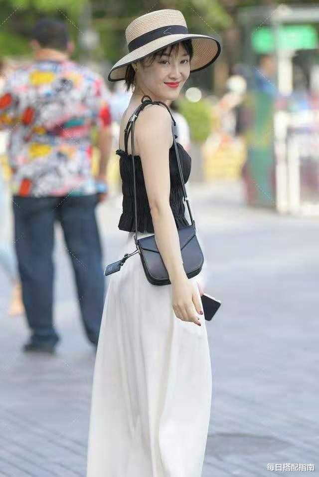 每日搭配指南|显高显瘦的“阔腿裤”，学会这样来搭配上衣，更显气质