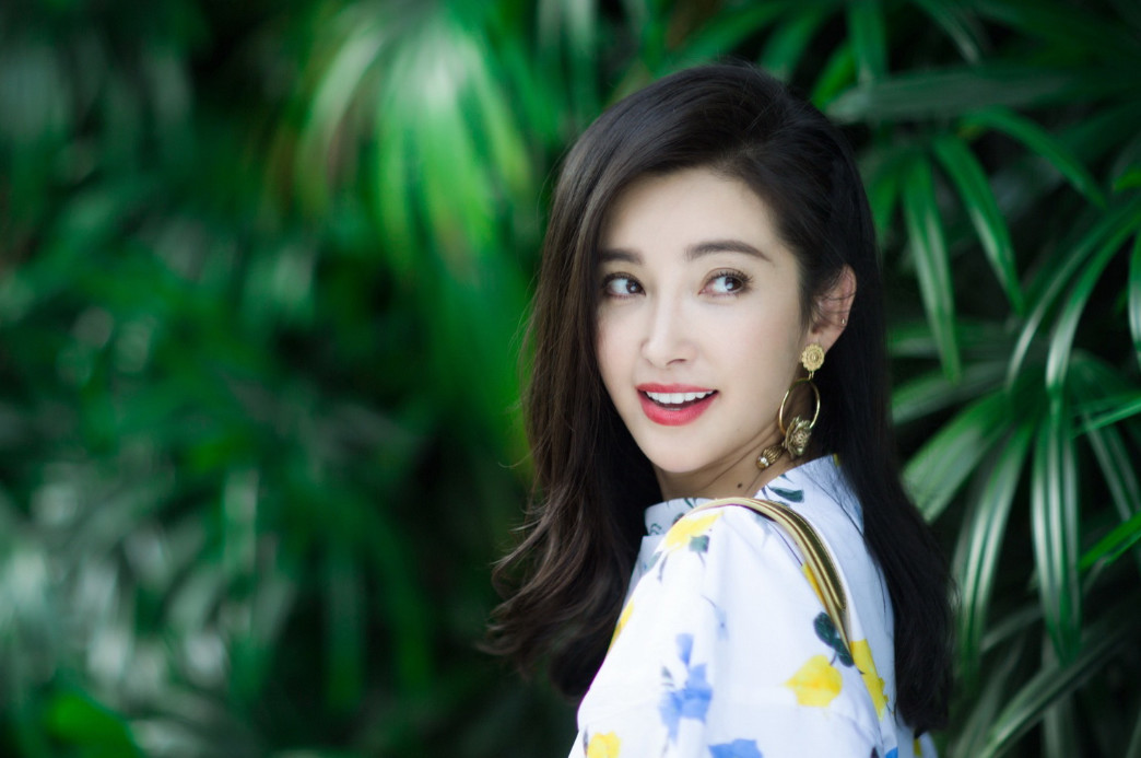 哈尔滨|哈尔滨盛产美人，10位冰城女星，个个盘正条顺，甩网红脸几条街