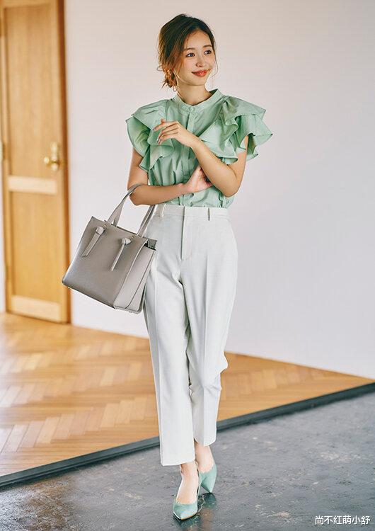 尚不红萌小舒|这才是30-40岁女人“显高裤装”的典范，瞧博主这2款，洋气又减龄