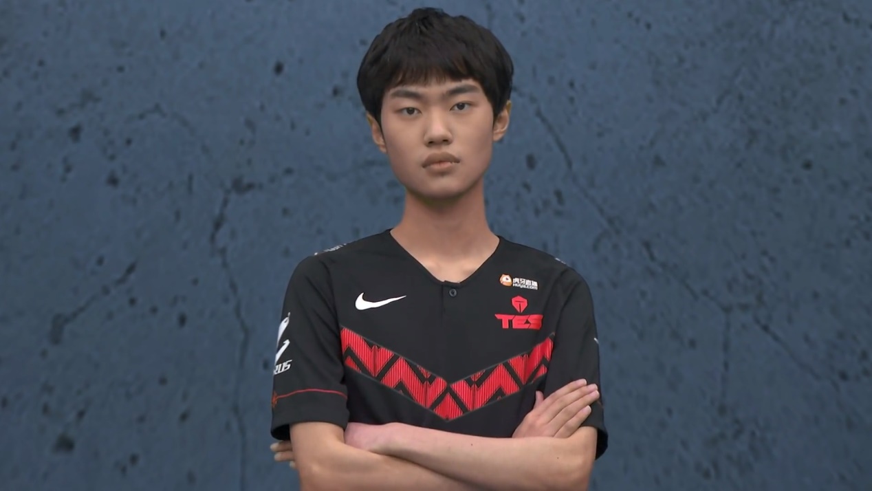 knight|LPL“天才中单”引热议！Knight生活技能缺失，不会打车和点外卖