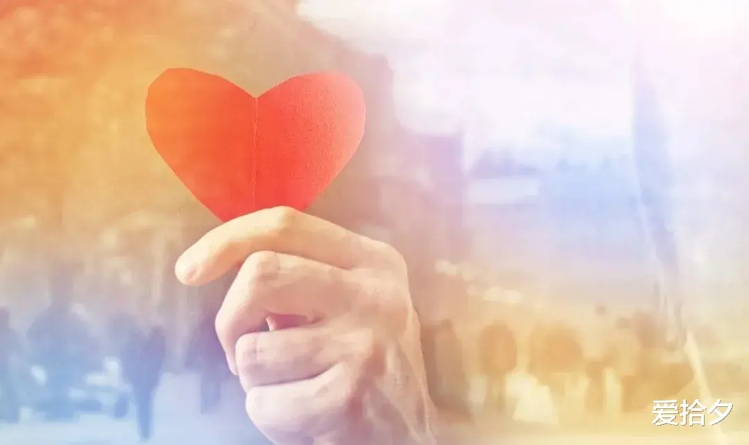 爱拾夕 为什么年龄大的女人离婚或丧偶后,不要轻易再婚?