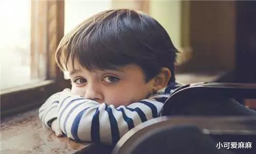 小可爱麻麻|孩子有这3个“懂事”的行为,暗示长大后情商低,家长别瞎开心