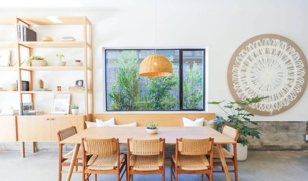 羡慕这套226㎡别墅,门前拥有20平休闲区,屋内装修也是温馨有格调