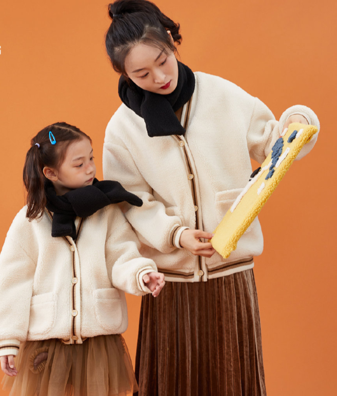 林生斌|林生斌家庭照曝光，时间在朱小贞离世不久，每人脸上表情暗含深意