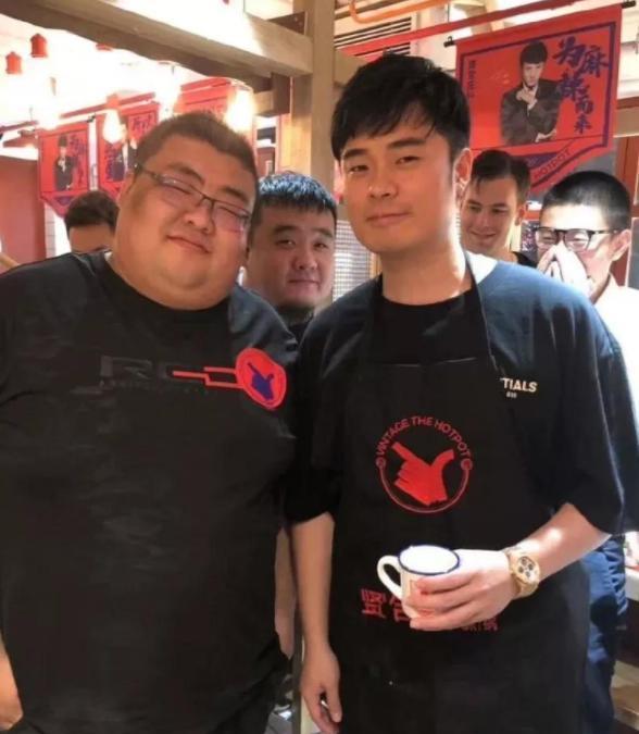 巴渝风景线 吃播“泡泡龙”去世！靠“给自助餐厅上课”成名，警方：向他致敬