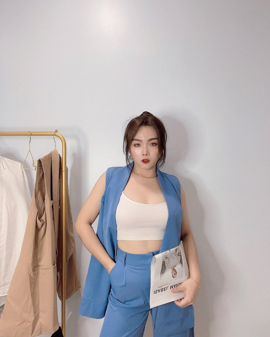 老王杂货铺|二婚老公送给我女儿一瓶3000多元的护肤品,是出于什么目的呢?