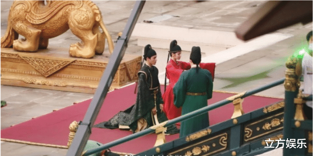 刘宇宁|龚俊新剧路透曝光却似局外人？男二刘宇宁和热巴更像一对！