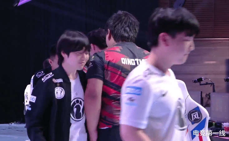 tes战队|IG创造不可能,2:0吊打TES战队,Jackeylove闪现开团背锅了?