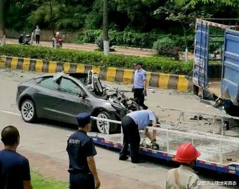 柒总下山观世间百态 韶关特斯拉追尾事故后续：到底是刻意抹黑还是操作不当？