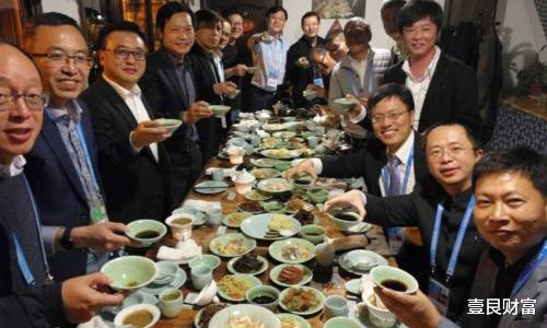 职场故事|为什么职场“饭局”“酒局”这么多？吃饭是其次，这4点才是重点