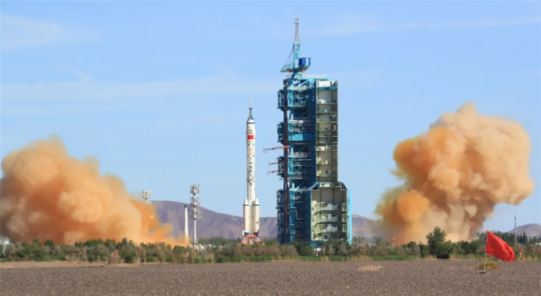 空间站|神州天和距离200米，屏幕出现两个空间站，聂海胜：哪个是真的？