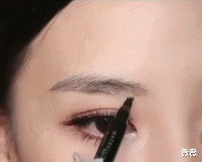 薇薇 为何不建议女生纹眉？纹眉师道出实情，看完再考虑为时不晚