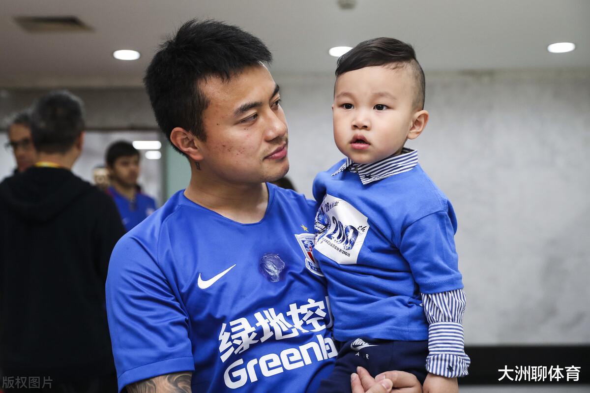 中超|不妙！申花收到消息：31岁老将退出集训，崔康熙中超夺冠受阻碍