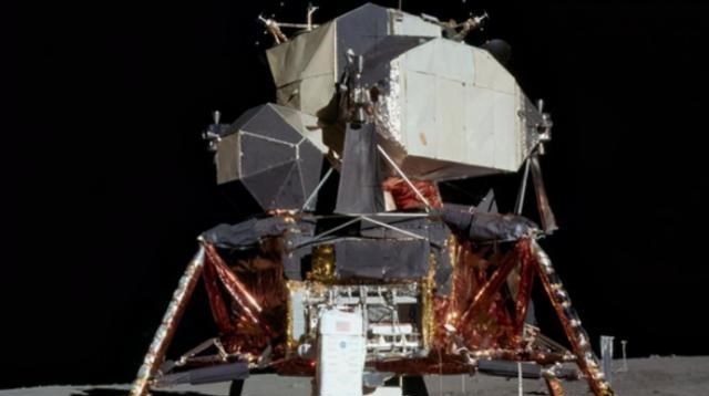  50多年前，宇航员在月球上扔了96袋纸尿裤，今却成稀罕宝贝？