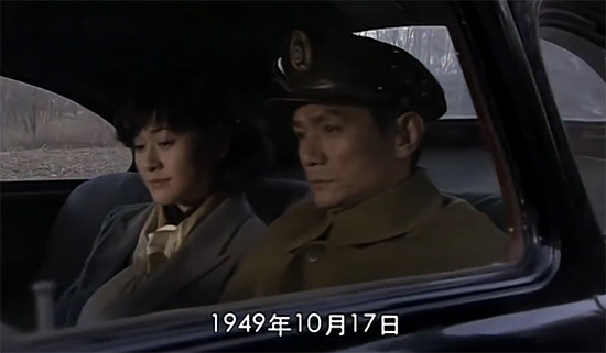 楚云飞|亮剑：同样是楚云飞离开大陆，新版一只手抓取，旧版是双手捧土