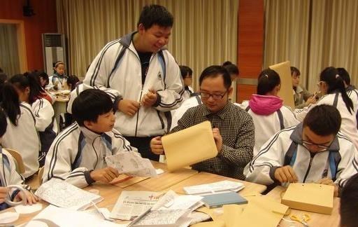 大学|10月1号起取消周中补课，补课班或将被清零？部分地区已经实行