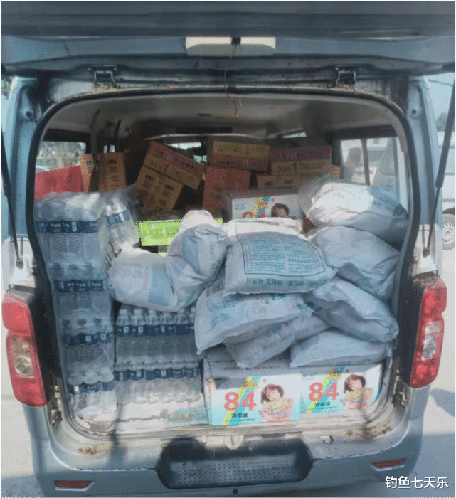 郑州|洪水在蔓延！这群郑州钓鱼人却满载米面油粮，火速支援鹤壁