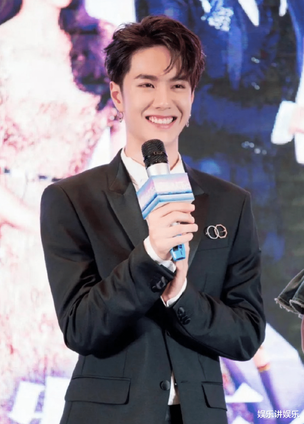 |王一博《无名》杀青，网传即将进组《长空之王》，期待！