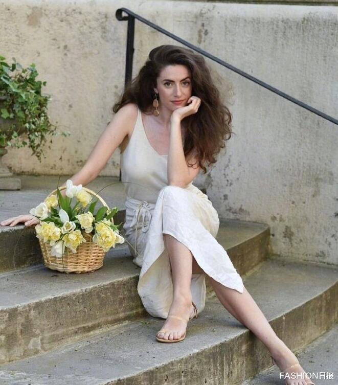 FASHION日报|一头慵懒的卷发博主leanneansar 风情万种的法式复古风日常