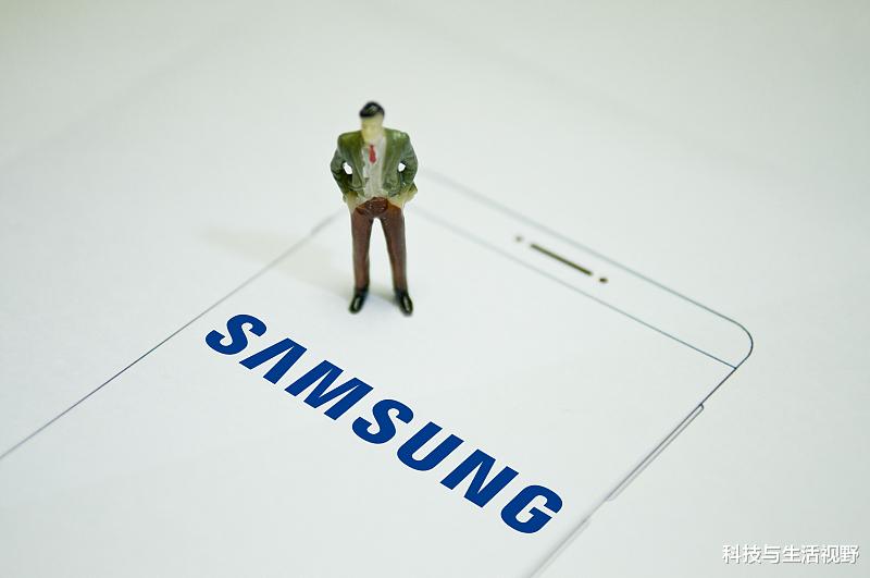 智能机器人|腾讯人均月薪超8万；中芯国际再现人事地震；拼多多正式成立工会，曾被吐槽员工没有“厕所自由”