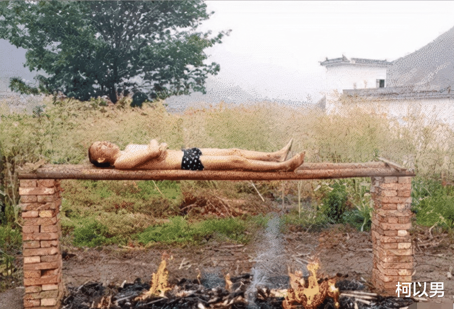 柯以男|爆笑动态图：这又是什么操作啊？难不成就是人们常说的火疗？