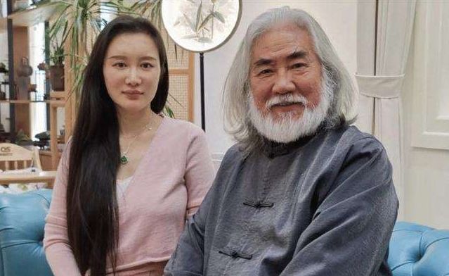 张纪中|79岁网红与70岁张纪中导演相比，体力差距太大了