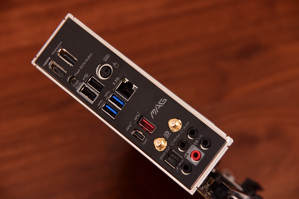 主板|PCIE4.0让NV1写入更快，微星B550M助力QLC寿命测试