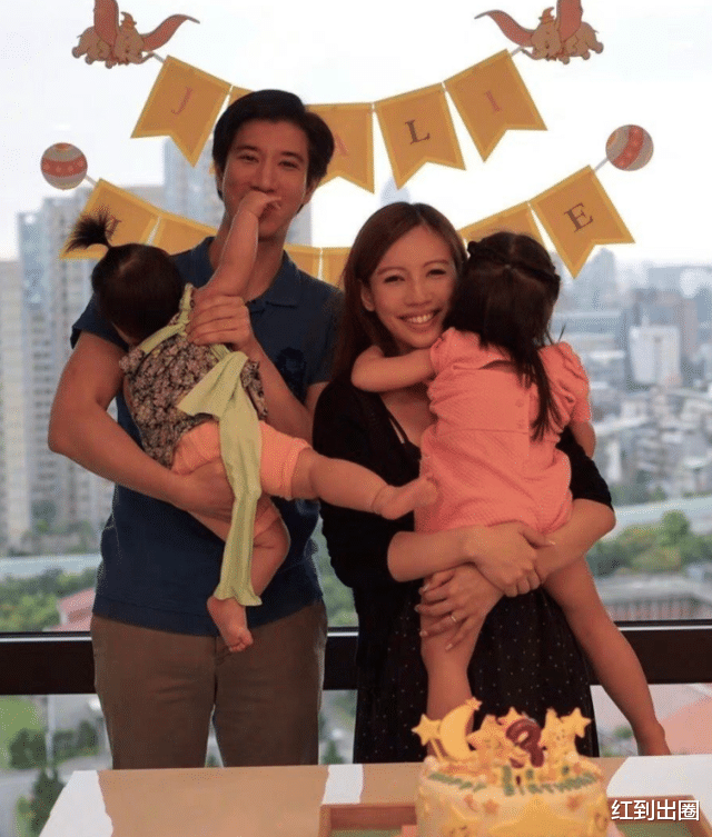 李靓蕾|李靓蕾2月份已摘下婚戒！和林依晨张钧甯聚会，面色红润大秀身材