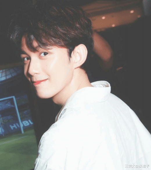 三姨太在买裙子|三岁入行,五岁拍戏,入行16年!“爱情骗子”吴磊的成长史