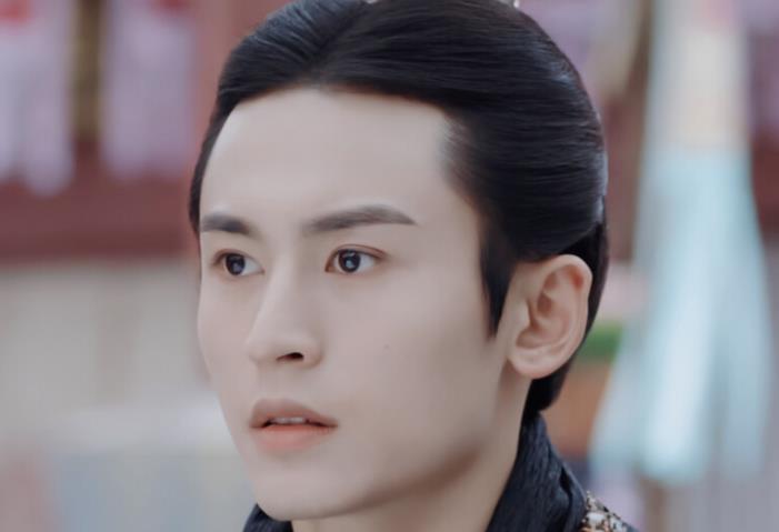 张哲瀚|曾靠“带资进组”才能露脸，混了11年也没火，今却凭网剧跻身顶流