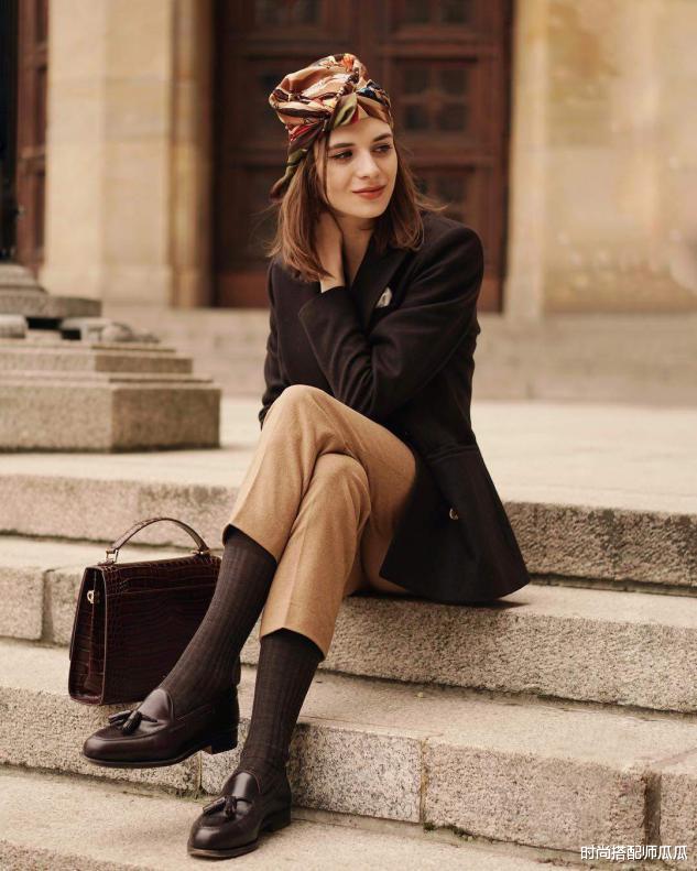 时尚搭配师瓜瓜|被娜扎新造型惊艳到了，抹胸衬衫配热裤尽显长腿优势，复古又时髦