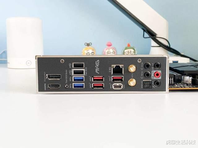CPU|英特尔12代比11代强在哪里，咬牙入手新CPU，用690主板DDR4实测
