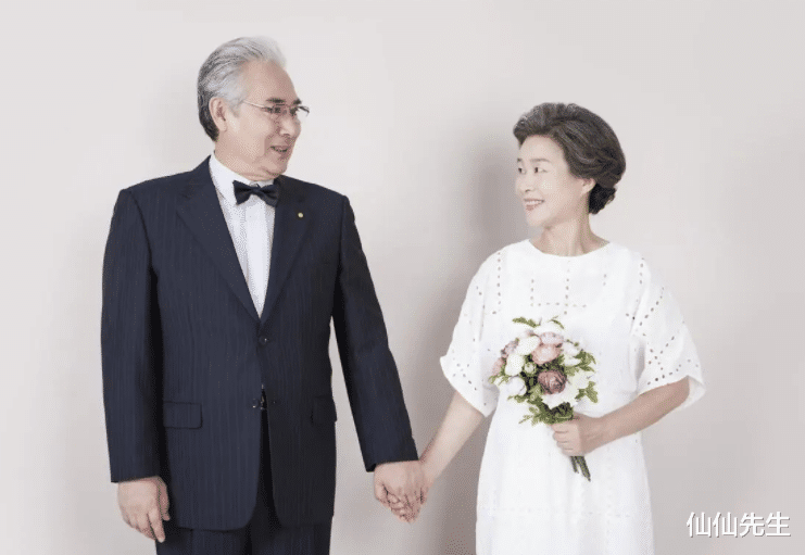 仙仙先生 56岁阿姨再婚53岁男子，结婚一个月就想离：他老折腾我，说是义务