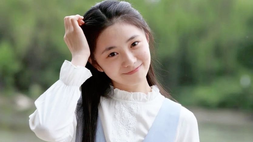 芒果台|新一代“谋女郎”素颜图爆出，完全是判若两人，网友：无法接受！